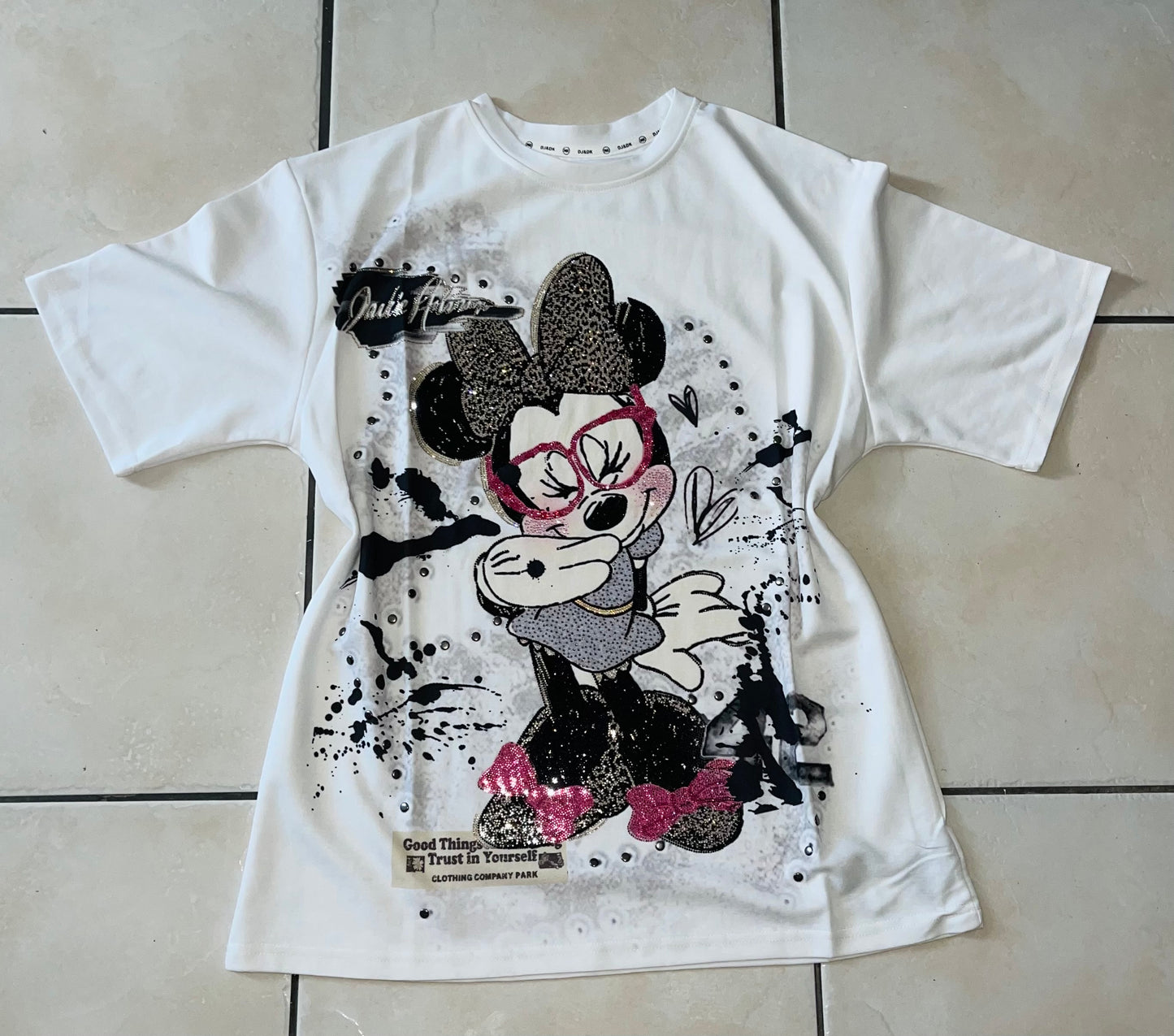 T1002-Beautiful T-shirt with print