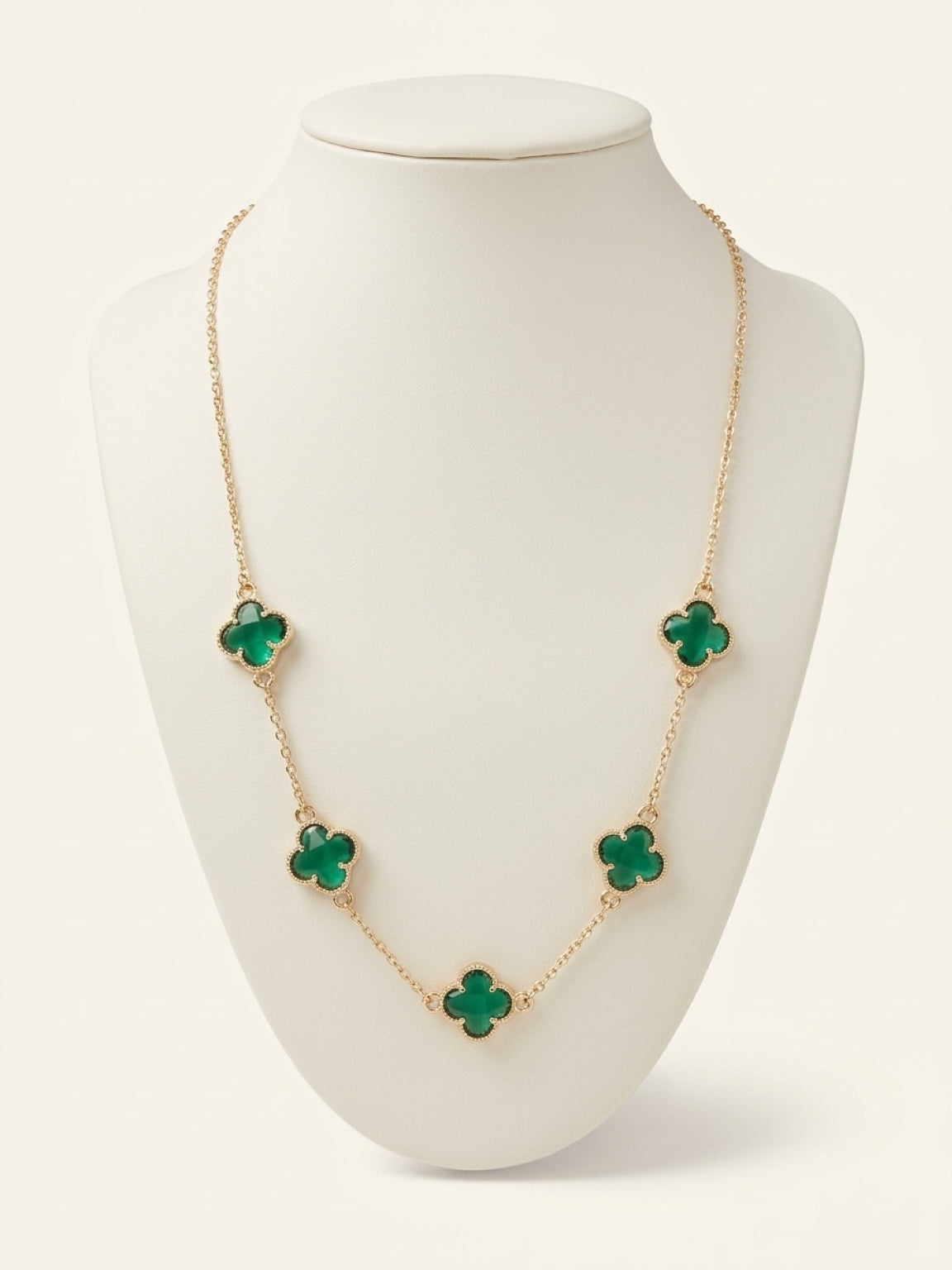 JadeGR-Beautiful choker with green stones.
