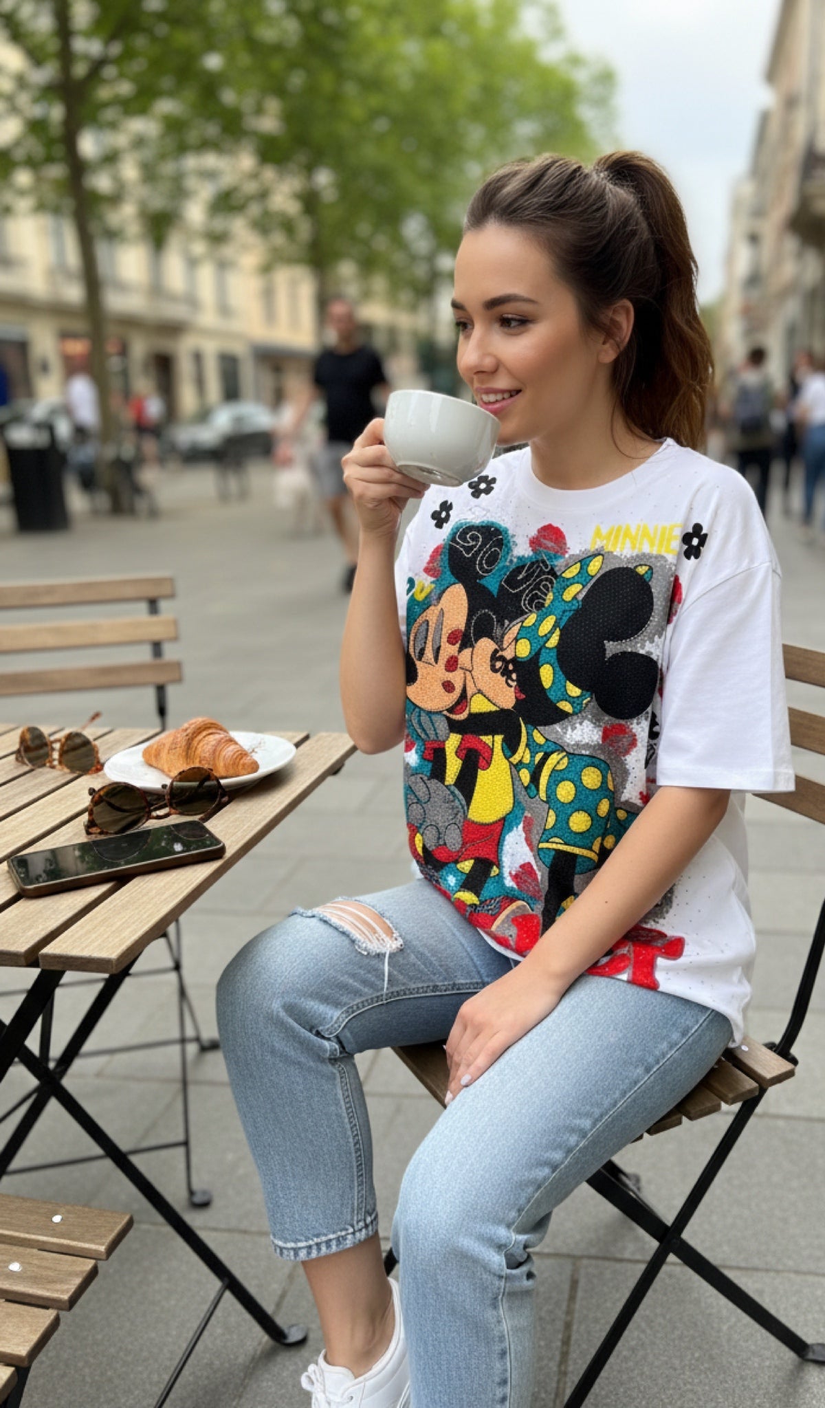 005-Oversize T-shirt with rhinestones