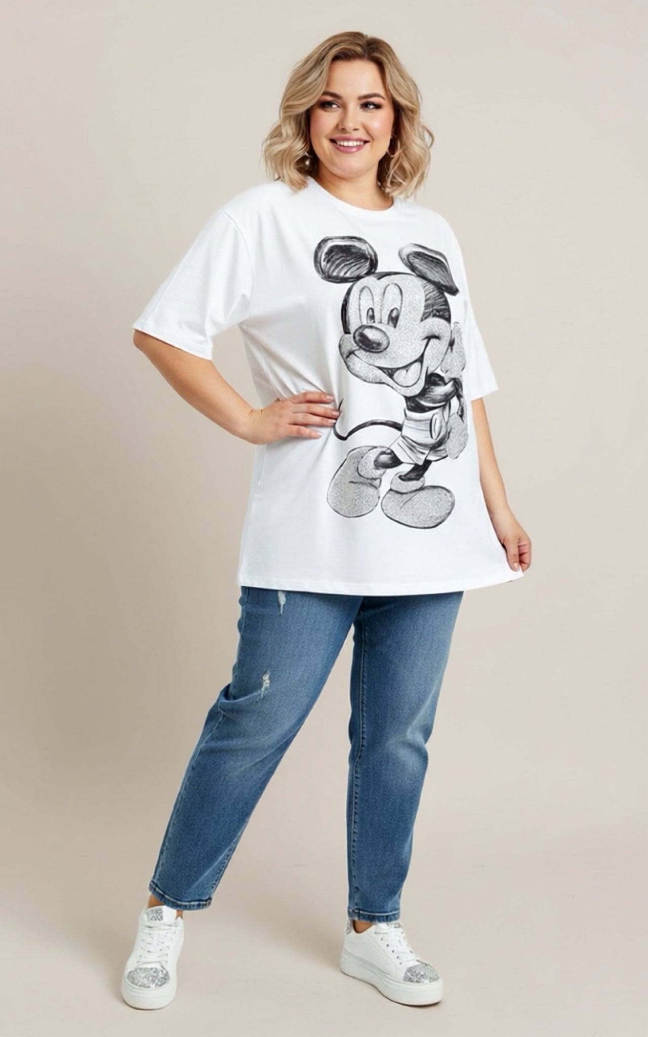 CLOE00H- OVERSIZE -BASIC ROUND NECK T-SHIRT WITH RHINESTONE PRINT