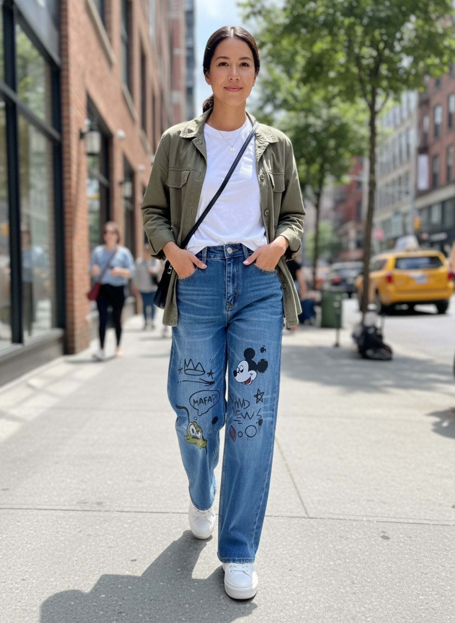 Dulce089-Beautiful high-waisted mom jeans with a print.