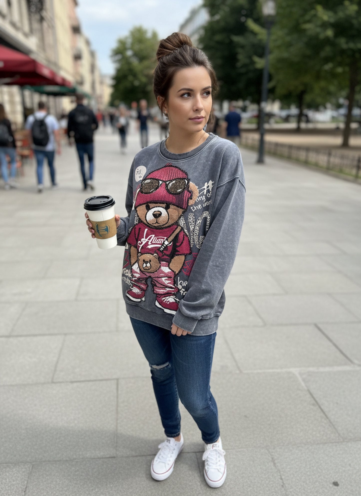 Carlitos09-Beautiful sequined crew neck sweater