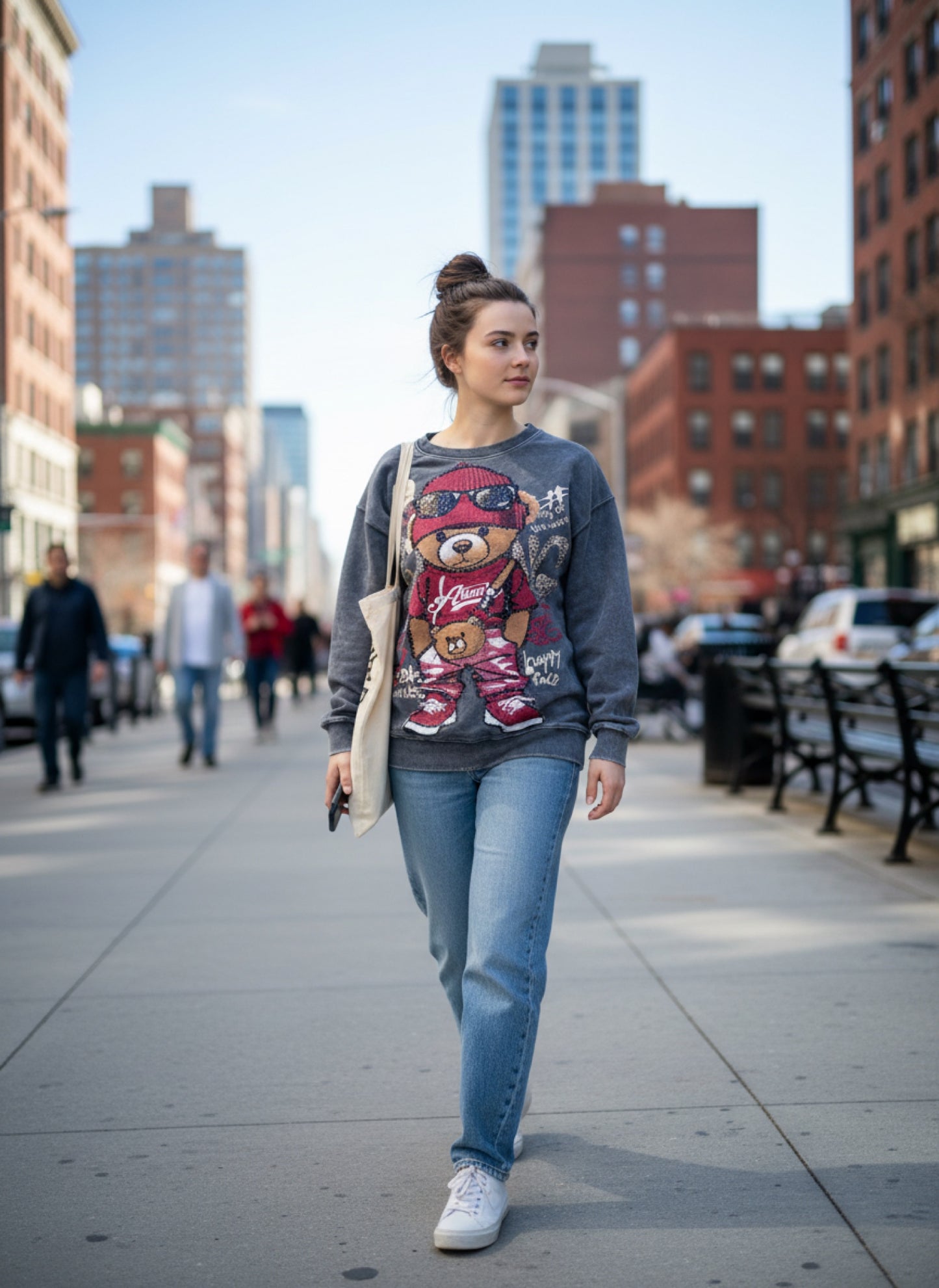 Carlitos09-Beautiful sequined crew neck sweater