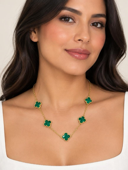 JadeGR-Beautiful choker with green stones.